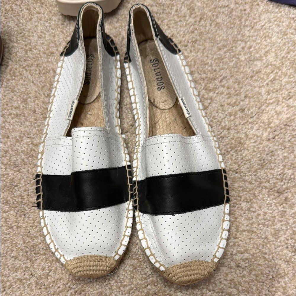 Soludos Black and White Espadrilles Two-Tone Design